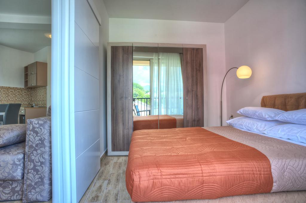 Guest House Przno Bay Sveti Stefan Buitenkant foto