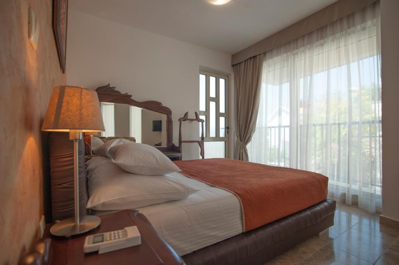 Guest House Przno Bay Sveti Stefan Buitenkant foto